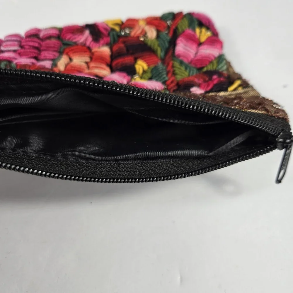 Hand Embroidered 6 X 5 Inches Coin Purse Mexican Art